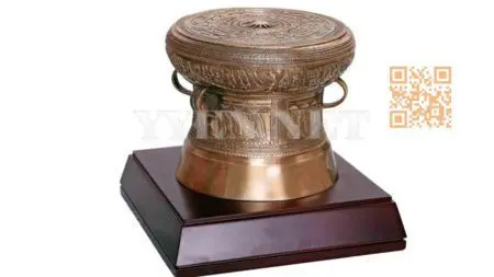 Trống đồng làm quà lưu niệm